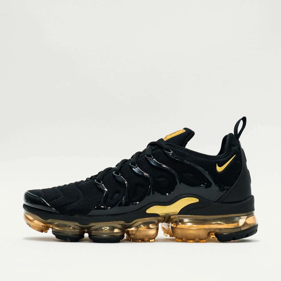 Men'S Sneakers * | Nike Air Vapormax Plus Black/Metallic Gold